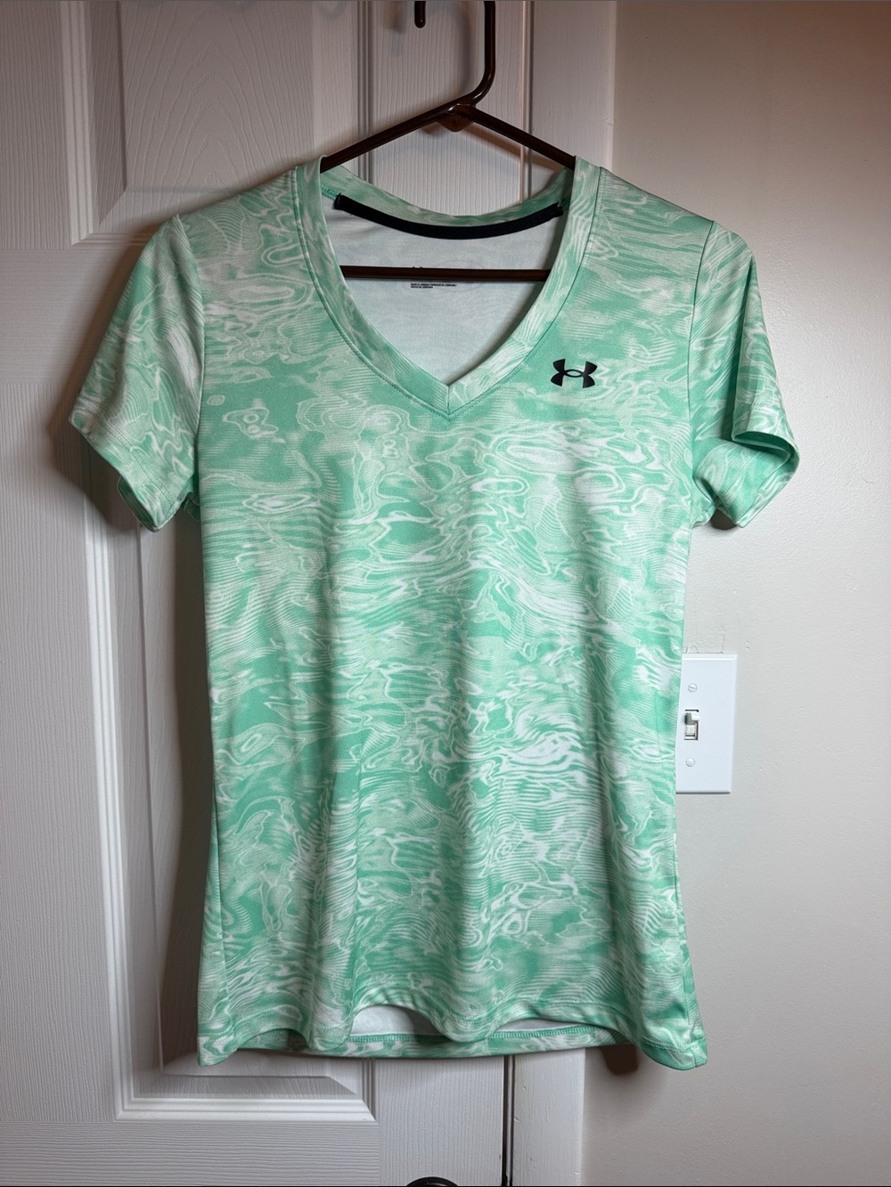 Under Armour Mint Green Marbled V-Neck Short Sleeve Top